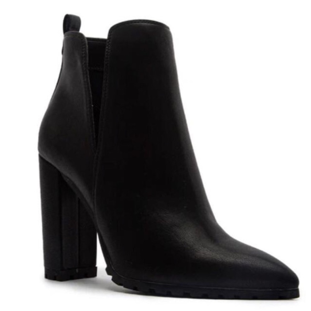 Qupid Signal Faux Leather Lug Sole Heeled Booties - Picture 4 of 5